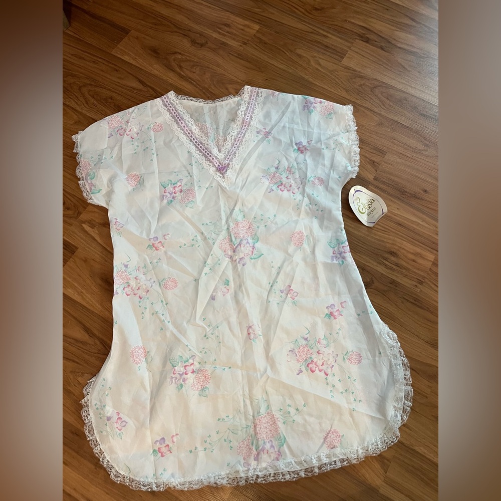 Vintage Elissa White and Gold Lingerie NWT